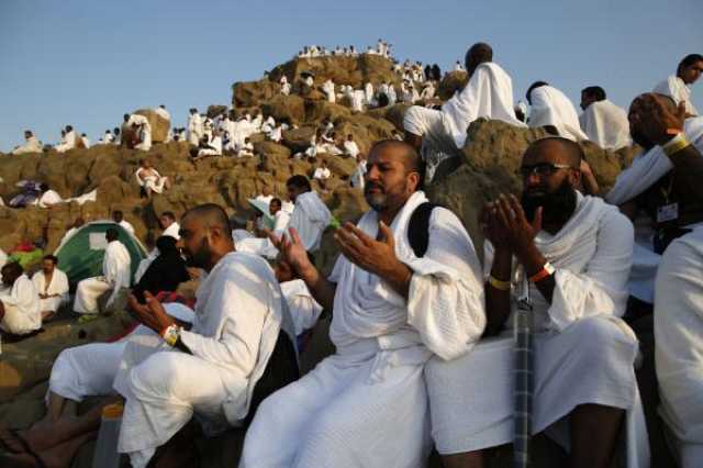 سياسي أردني يقترح إلغاء الحج لهذا العام