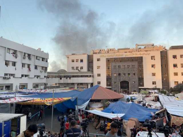 استشهاد 90 فلسطينيا في مجمع الشفاء الطبي