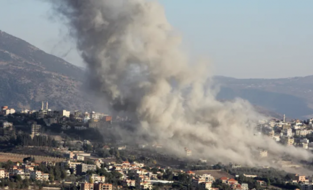 شهيدان و31 جريحا بجنوب لبنان.. واستنفار أمني إسرائيلي تحسبا لعودة القتال