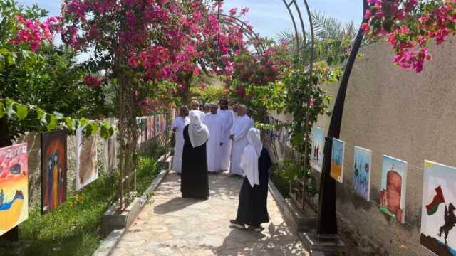 'تعليمية البريمي' تنظم المعرض الفني الأول 'واحة فن'