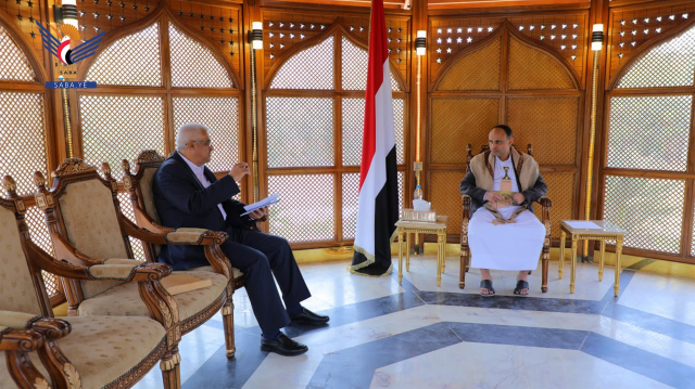 الرئيس المشاط يطلع على إجراءات القبول والتسجيل في المعهد العالي للقضاء