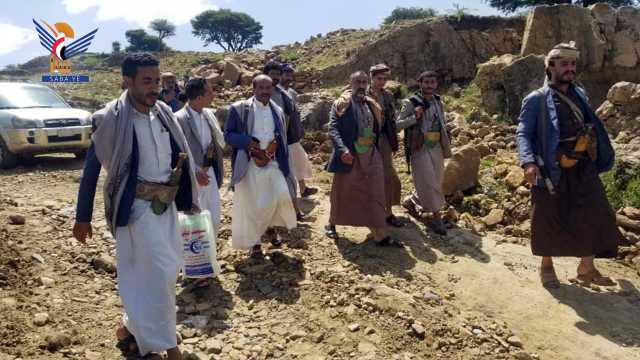قطينة يتفقد سير العمل بمشاريع الطرق في مديرية الطويلة بالمحويت