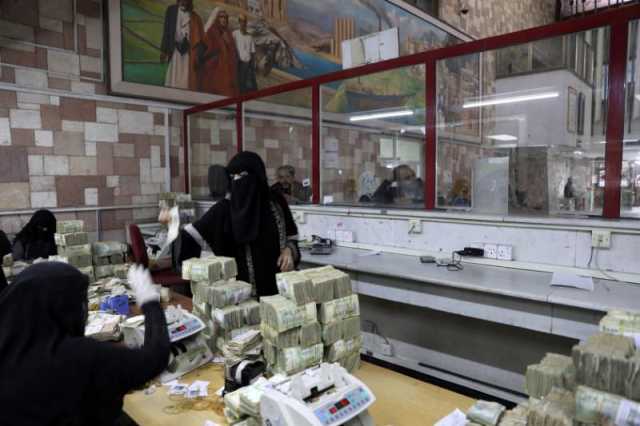 معين يعود إلى عدن بالفشل والوديعة السعودية لم تحافظ على استقرار العملة المتهاوية