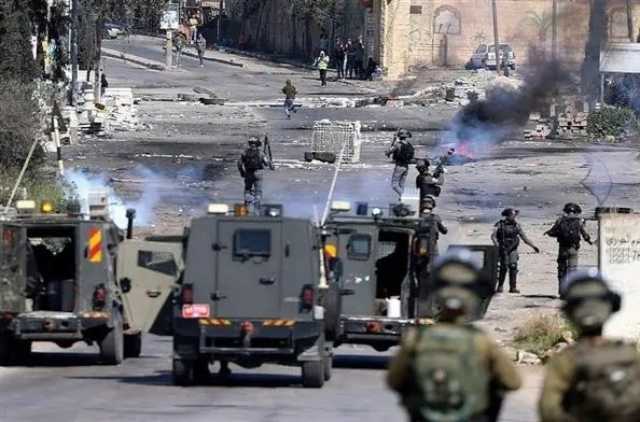 اصابة عشرات الفلسطينيين بالاختناق خلال مواجهات مع العدو الصهيوني شرق طولكرم