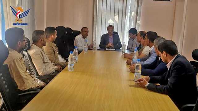 اجتماع بتعز يناقش أوضاع القطاع الصحي وتحسين الخدمات بالمحافظة