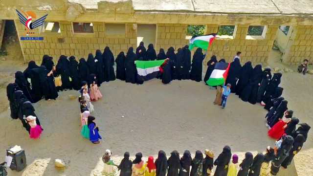 الهيئة النسائية في شدا بصعدة تنظم وقفة تنديداً بمجازر العدو الصهيوني في غزة