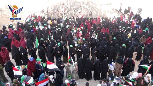 الهيئة النسائية بمحافظة صنعاء تنظم وقفة دعماً وتأييداً لعملية “طوفان الأقصى”