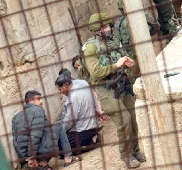 استشهاد طفل فلسطيني وإصابة ثلاثة آخرين شرق طوباس في مواجهات عنيفة مع العدو الصهيوني لدى اقتحامه المدينة