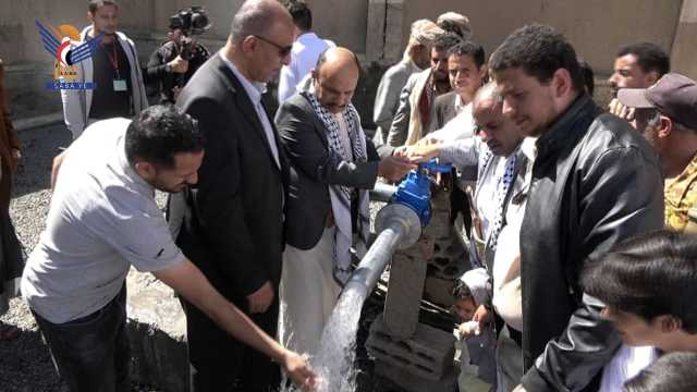 مدهش والنعمي يفتتحان مشروع بئر ماء إرتوازي لمستشفى الكويت الجامعي بصنعاء