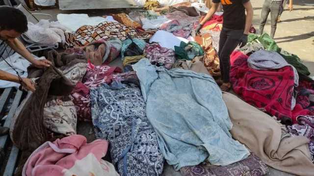 دفن 179 شهيداً فلسطينياً بقبر جماعي في مجمع الشفاء الطبي بغزة