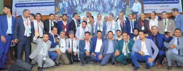 رئيس الوزراء: رغم ما تعرض له القطاع الطبي من استهداف من قبل العدوان إلا أن الأطباء استطاعوا تقديم نموذج متقدم في مختلف التخصصات