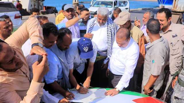 التوقيع على اتفاقية إنشاء ميناء بري جاف بالحديدة
