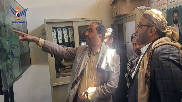 المساوى يتفقد أعمال الترميم في جامع الجند ومستشفى تعز العام