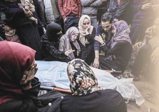 عشرات الشهداء ومئات الجرحى في قصف صهيوني مكثف على خان يونس ورفح وشمال غزة