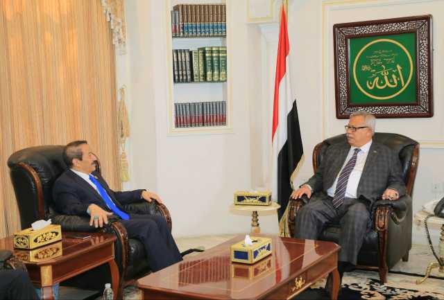 رئيس الوزراء يطلع خلال لقائه وزير الخارجية على سير نشاط الوزارة