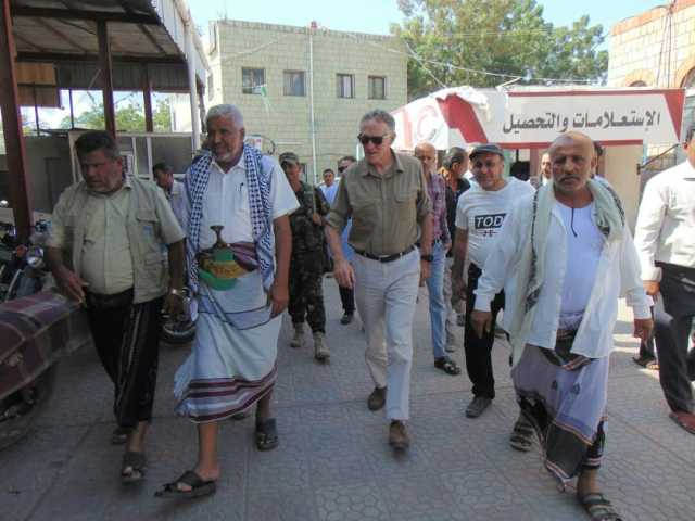 قحيم وبيري يطلعان على احتياجات المستشفى المحوري في بيت الفقيه بالحديدة 