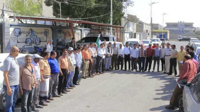 وقفة لقيادة ومنتسبي القطاع الصحي بالحديدة تضامناً مع فلسطين تنديداً بالعدوان على اليمن 