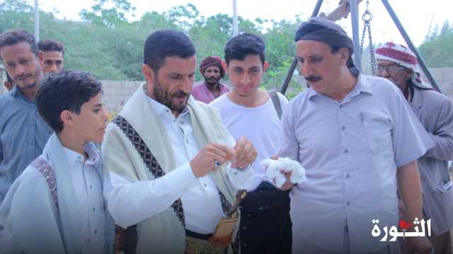 المروني يطلع على عملية تسويق القطن في المراوعة بالحديدة