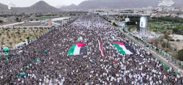 مشاركون في مسيرة (ساحتنا جهاد.. ثابتون مع غزة حتى النصر) لـ”الثورة “: أمريكا لن ترهبنا ولن نترك الساحات إلا بعد تحرير الأراضي الفلسطينية