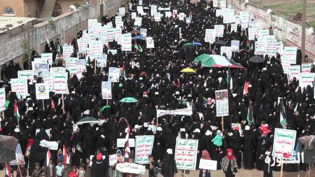 وقفتان وقافلة مالية لحرائر مديريتي ذمار وجبل الشرق إحياء ليوم القدس العالمي