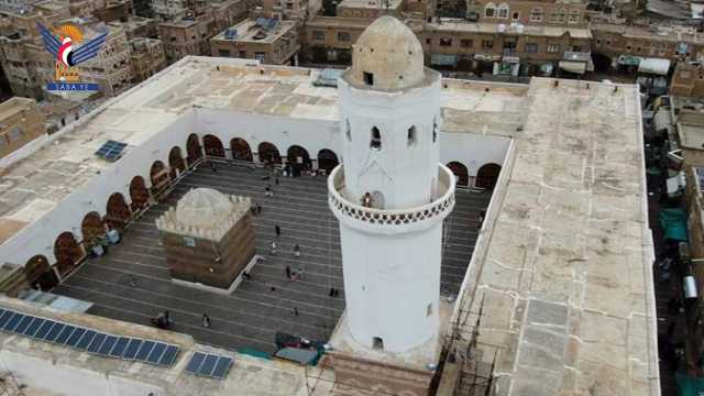 جموع المصلين يؤدون صلاة عيد الفطر المبارك بالعاصمة صنعاء والمحافظات