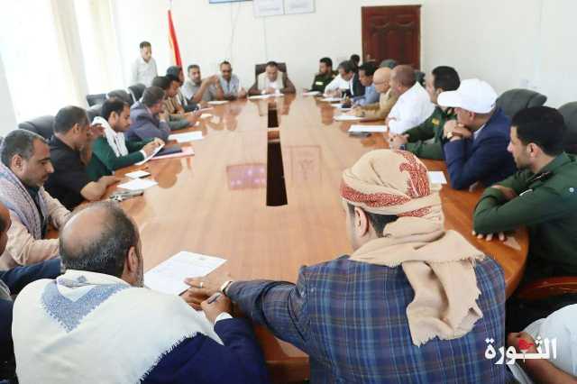 اجتماع برئاسة محافظ حجة يناقش خطة معالجة أمراض الإسهالات المائية الحادة