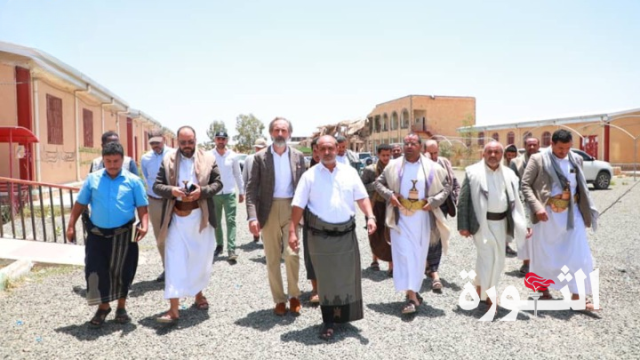 الحملي وعوض والممثل الأممي يطلعون على أضرار العدوان بجامعة صعدة