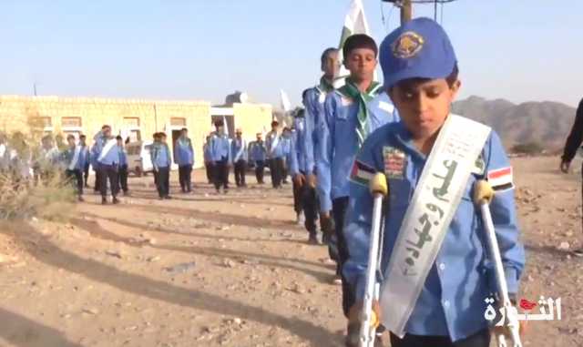 مسير لطلاب مدرسة السيد القائد الصيفية في مديرية صرواح بمأرب