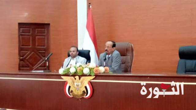 العيدروس يطلع على مستوى الانضباط الوظيفي بمجلس الشورى