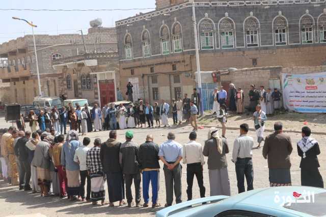 وقفة لمنتسبي الزكاة والاتصالات بذمار لمباركة الانجازات الأمنية وتفويض قائد الثورة