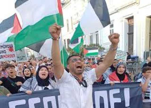 الجالية الفلسطينية في بريمن الألمانية تنظم تظاهرة تنديدا بالعدوان الصهيوني