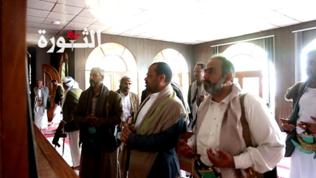 عوض يطمئن على صحة العلامة أحمد درهم حورية ويزور مرقد السيد بدرالدين الحوثي
