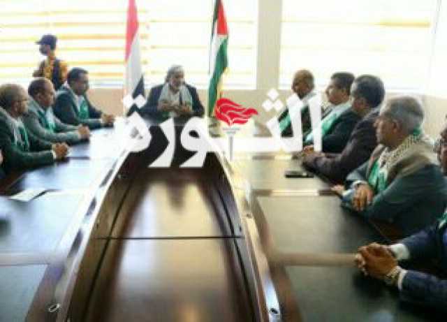 النائب الأول لرئيس الوزراء يترأس اجتماعاً بقيادة وزارة الاتصالات