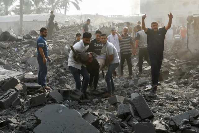 استشهاد واصابة عددا من المواطنين الفلسطينيين جنوب مدينة غزة