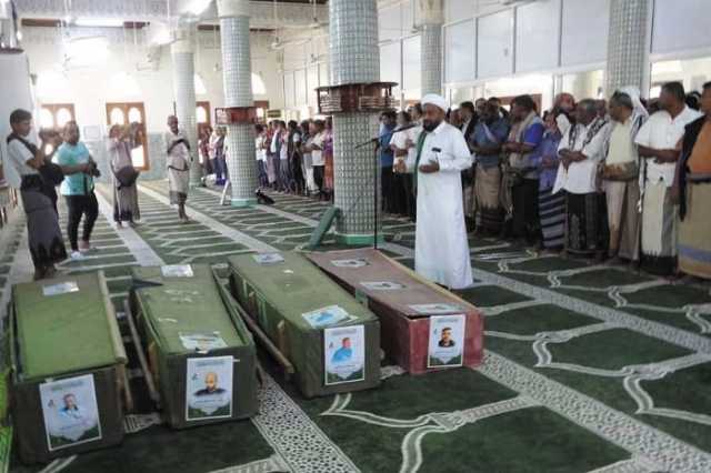 تشييع جثامين شهداء العدوان الإسرائيلي على موانئ الحديدة والصليف ورأس عيسى