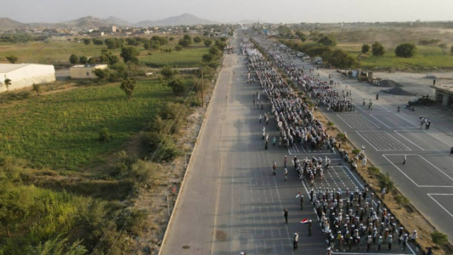 عرض مهيب لـ 20 ألفا من خريجي الدورات العسكرية المفتوحة في تهامة حجة