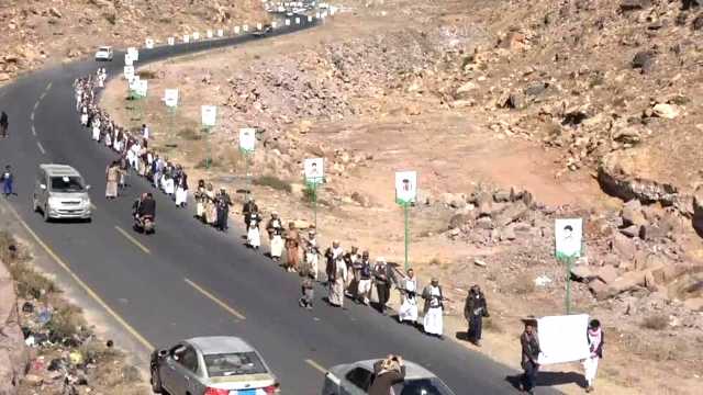 مسير ومناورة لخريجي دورات “طوفان الأقصى” في مديرية الرجم بالمحويت