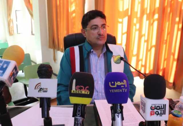 الباحث عبدالوهاب شرف الدين ينال درجة الدكتوراه بامتياز في السياسة الشرعية
