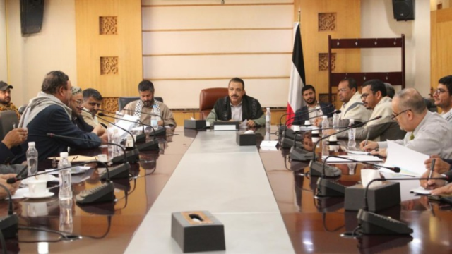وزير الخارجية يناقش مع عدد من المحافظين المشاريع الممولة من المنظمات