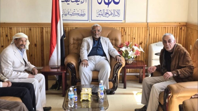 باجعالة والقعود يناقشان ترتيبات استلام مستشفى الإحسان للمعاقين وأوضاع العمال