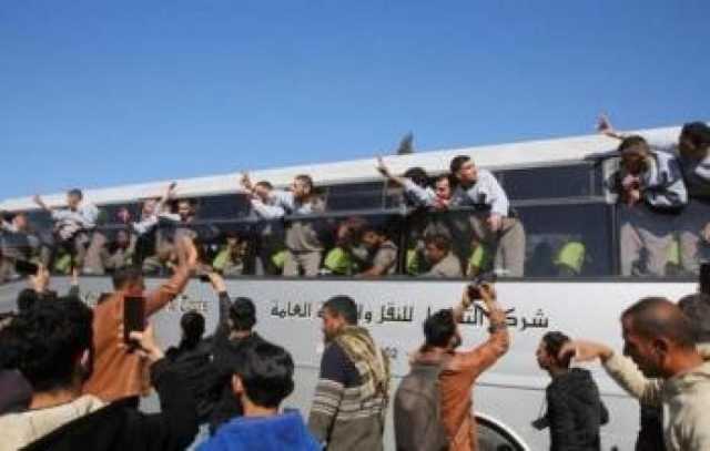 الدفعة السابعة من الأسرى المحررين تصل رام الله
