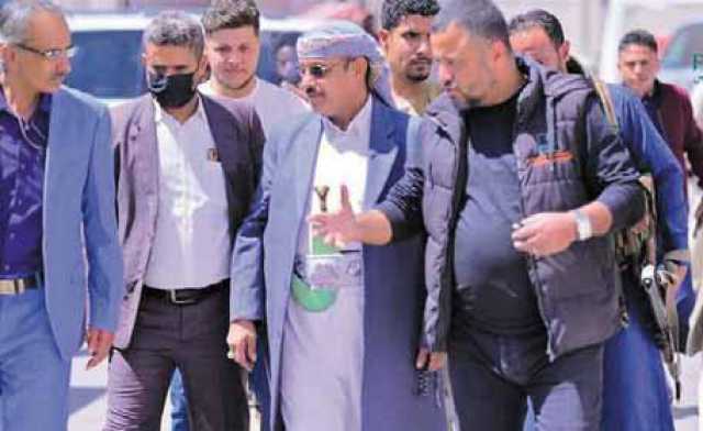 السامعي يزور معرض بروج العائلي ويشيد بجودة المعروضات