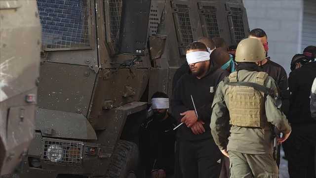 العدو يواصل اقتحاماته للضفة ويعتقل عددا من الأسرى المحررين