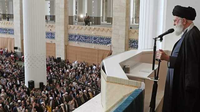 السيد الخامنئي: سيتلقى الأعداء ضربة شديدة وقوية في حال اعتدوا على إيران
