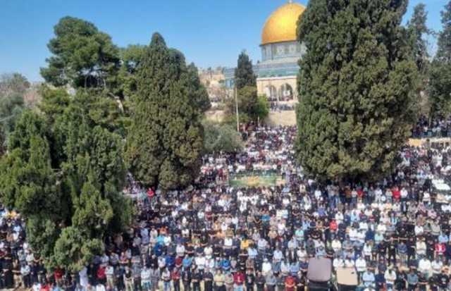 75 الفا يؤدون الجمعة الأخيرة من رمضان في المسجد الأقصى