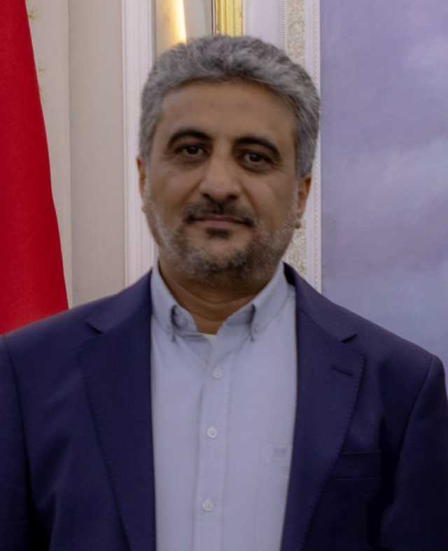 نائب رئيس الوزراء وزير الإدارة المحلية يهنئ قائد الثورة والرئيس المشاط برمضان