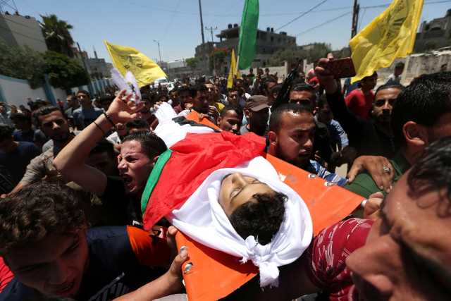 شهيدين إثر استهداف طائرة للعدو مجموعة من المواطنين في غزة