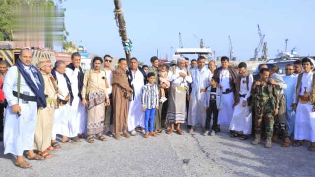 قحيم وعطيفي يطلعان على احوال الموظفين المناوبين والمرابطين في مينائي الحديدة والصليف