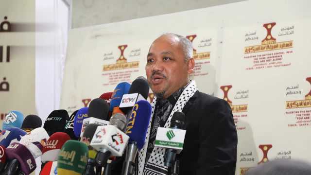 رئيس مركز دراسات القدس بجامعة ماليزيا يشيد بشجاعة اليمنيين في محاربة الوحشية الصهيونية والفاشية الأمريكية