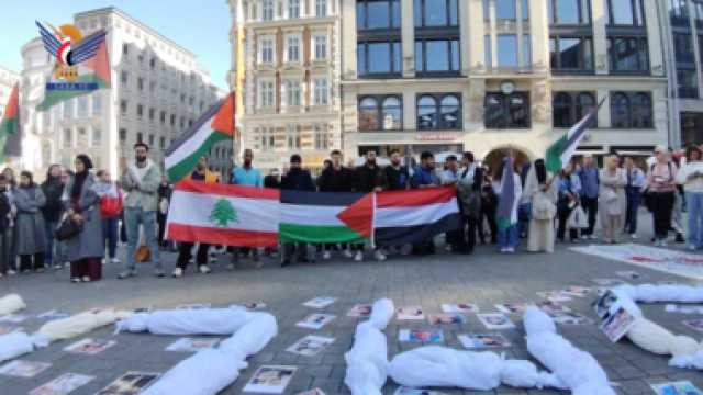 مسيرة صامتة في مدينة هامبورغ الألمانية تضامنا مع أطفال غزة